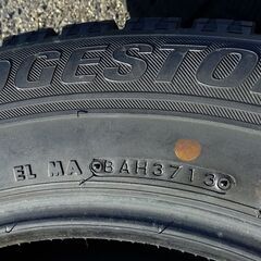 205/65R16　ブリジストンスタッドレスタイヤ　ブリザックVRX　2本の画像