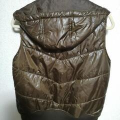 【Mサイズ】フード付きベスト(ブラウン)の画像