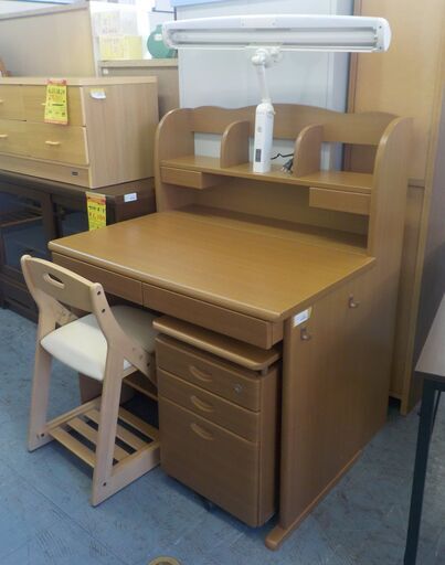 ID:G992496　学習机（インキャビ＆イス＆照明付き）