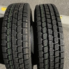 145r12 スタッドレスタイヤ2本の画像
