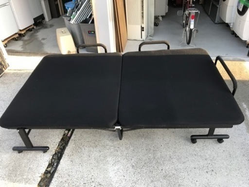 折りたたみベッド　セミダブル　黒