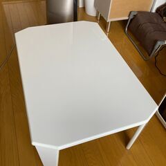 スタイリッシュ折り畳みテーブル