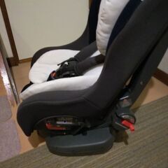 新生児から使えるチャイルドシート