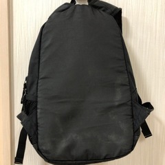 PUMA 幼児サイズの黒リュックの画像
