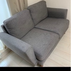 二人がけソファー差し上げます