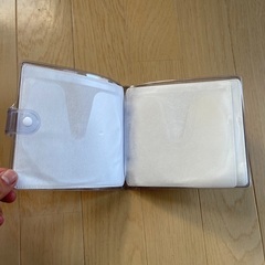 CD／DVDファイル　グレー　4つありの画像