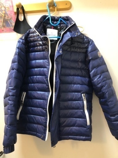 数年前に知り合いから譲ってもらったダウンです！