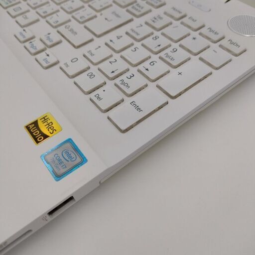 富士通　高年式高性能第7世代Core i7搭載 大容量メモリ16G　高速SSD512G　15.6型フルHD　CD/DVD/BD読み書き