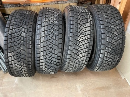 265 70 17インチ8.5〜9分山　BSスタッドレス4本2013年製、社外ホイール付き【FJに使用】