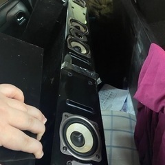 スピーカー付きテレビ台、別途ウーハー付き　19日までに処分の画像