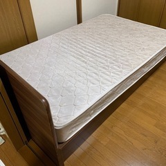 セミダブルベッドとマットレス