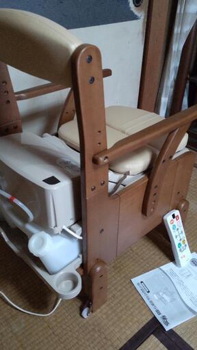 温水シャワー付ポータブルトイレ