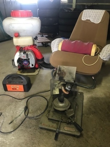 背負式散布機やバッテリー充電器などいろいろ