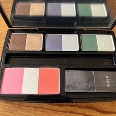 RMK クリスマスパレット2011パウダーの画像