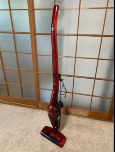 【お取引決まりました！】コードレス掃除機　充電器　説明書付き