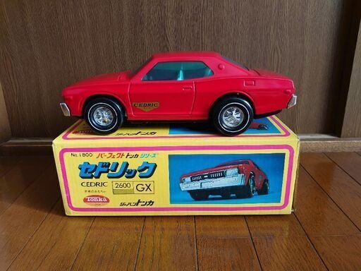 ☆希少・美品　ブリキ製セドリック２６００ＧＸ箱付き☆