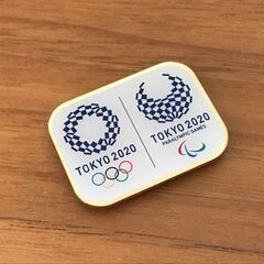 東京オリンピック　マグネット式バッジ（未使用）の画像