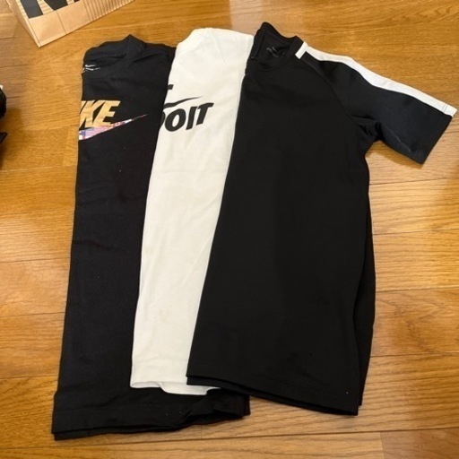 NIKE Tシャツ