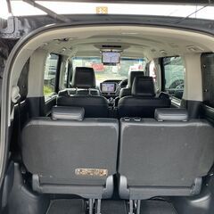 エスクァイア　HV　Gi、両側パワー、車検5年12月、アルパインナビ、リアモニター　TEINローダウン車の画像