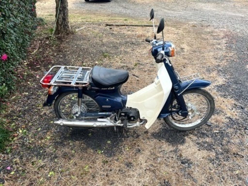 101.  スーパーカブカスタム　4速　FI  原付　バイク　50cc   車体　本体