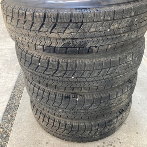 スタッドレスタイヤセット　ダイハツ純正　145／8R 13　バリ溝