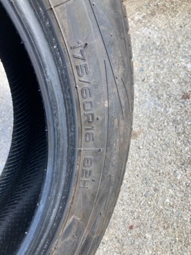 タイヤ175/60/16ナンカン