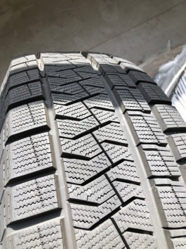 PIRELLI 225/65 R17 アルミホイール付4本セットホイール:黒
