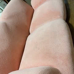 大至急　値下げ　ソファー　横114  2人掛け　背もたれ46  ピンク　コンパクト　訳ありの画像