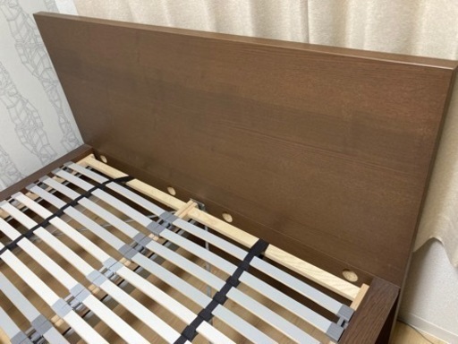 IKEAのダブルベッド　MALM