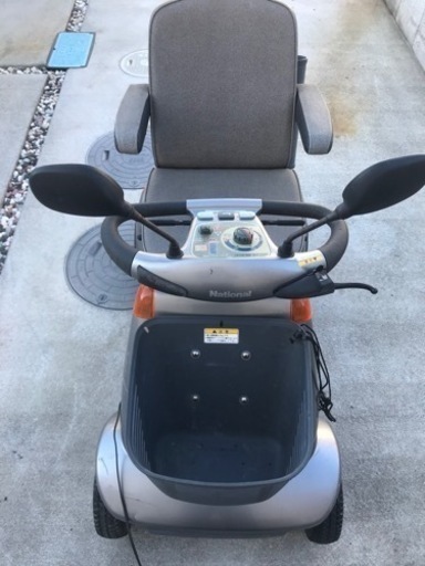 美品 National製の電動車いす  老人 介護用 充電式 4車輪 中古品