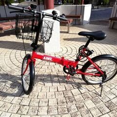 折り畳み自転車　2019年製、赤色、（カゴ、鍵2個、空気入れ、防...