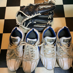 フタ付き収納ハンガー多数の画像