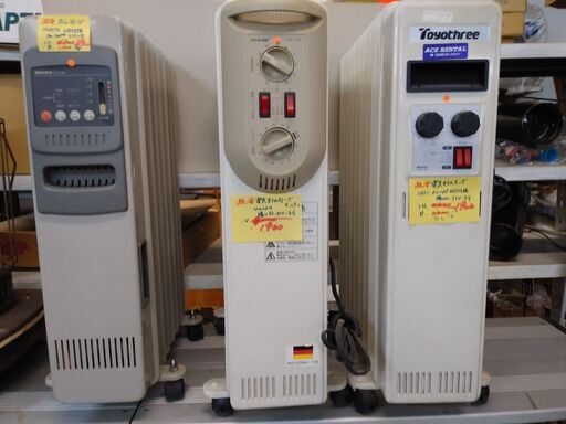 格安中古暖房器具オイルヒーター・ストーブ、　切換・タイマー付　W40　H64ｃｍ　6枚羽根　日本製・モリタ　MO712M。他にタイマー不可、加温弱い８枚羽根　映像右、中　各1900円各１台有。