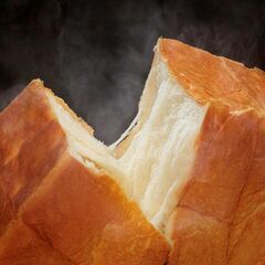 高級食パン専門店「だきしめタイ」で製造・販売のお仕事です!!の画像