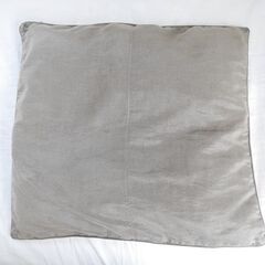 【受け渡し予定者様有り】ニトリ　座布団　ベロア　の画像