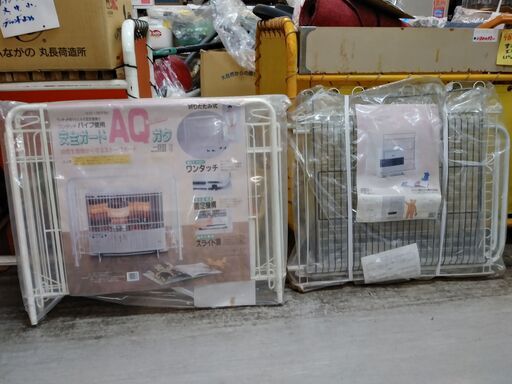 格安パイプ　反射ストーブガード 　ワンタッチ　右ｗ７３ｄ５３，５ｈ７１ｃｍ６台　、左フアンヒーターストーブガードｗ７５ｄ５３ｈ５１ｃｍ３台は３４００円です。新品です。