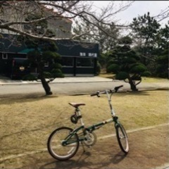 試乗お話し中。DAHON 折りたたみ自転車　20インチ　おまけつき
