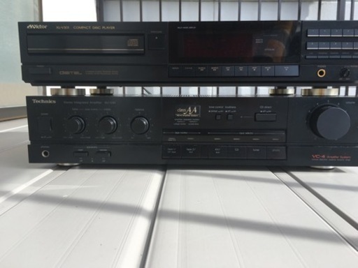 テクニクスのプリメインアンプ　SU−V 40 とビクター　CDプレーヤー　XL V301