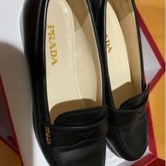 PRADAのローファー 黒