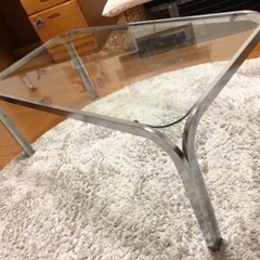 ガラステーブル