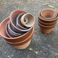 植木鉢1kgあたり100円（まとめ買い割引あり）の画像