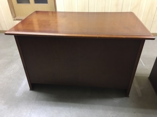 引取先決定➁アンティークな天然木さくらデスク○エグゼクティブデスク