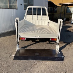 トヨタTOWNACE トラック　垂直パワーゲート付きの画像