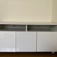 テレビボード　白色