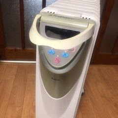 値下げ！オイルヒーター kaz 暖房 空気乾燥しない 優しい暖かさの画像