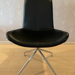 【取引者決定済】おしゃれなレザーチェア