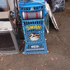 昭和な感じがするかき氷の機械