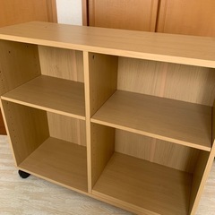 キャスター付き棚の画像