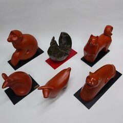 常滑焼　干支置物　虎　箱・台座付きの画像