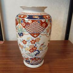 九谷焼の花瓶です。の画像